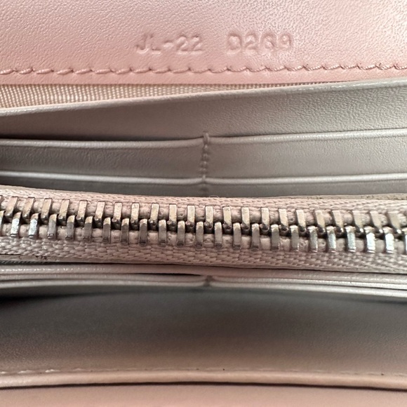 Salvatore Ferragamo Leather Bow Wallet - Picture 3 of 10